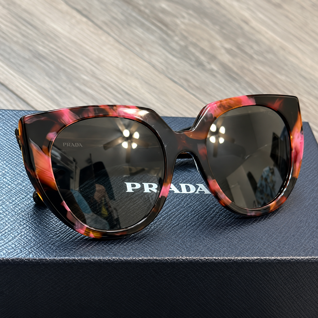 Prada Pink Purple Tortoiseshell Acetate Cat-Eye Sunglasses with Brown Gradient Lenses (SPR14W)